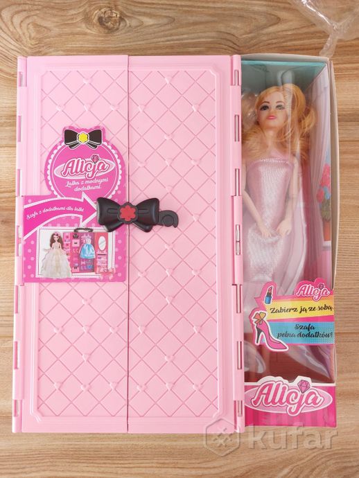 фото кукла аналог barbie, с одеждой и шкафом 0