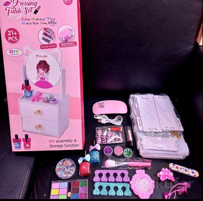 фото набор детской декоративной косметики столик с макияжем 2