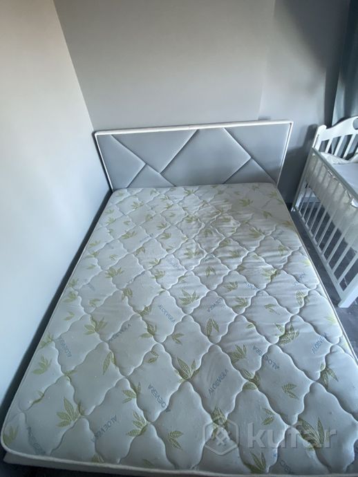 фото двухспальная кровать с матрасом 3