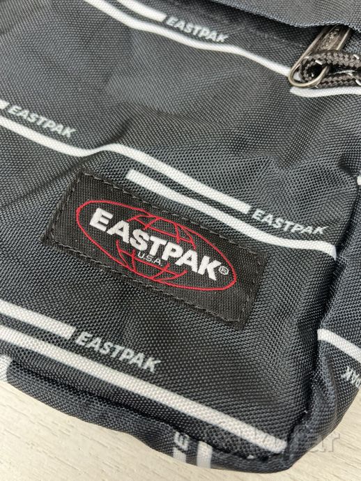 фото eastpak сумка через плечо чёрная с полосками 2
