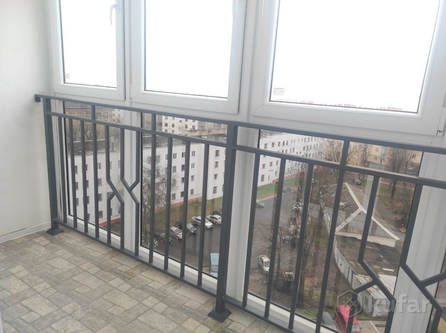 фото перила на стеклянный балкон 4