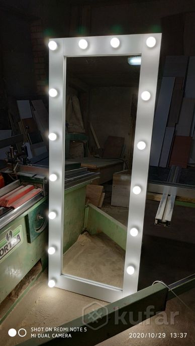 фото ростовое гримерное зеркало, зеркало с лампочками 3