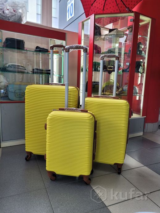 фото чемодан из авс пластика  0