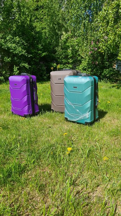 фото чемоданы  из высокопрочного усиленного abs пластик 7