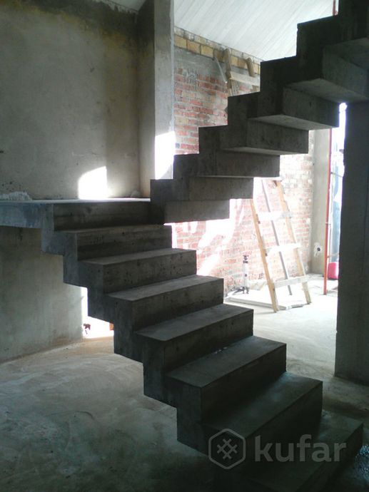фото бетонная ,монолитная лестница 11