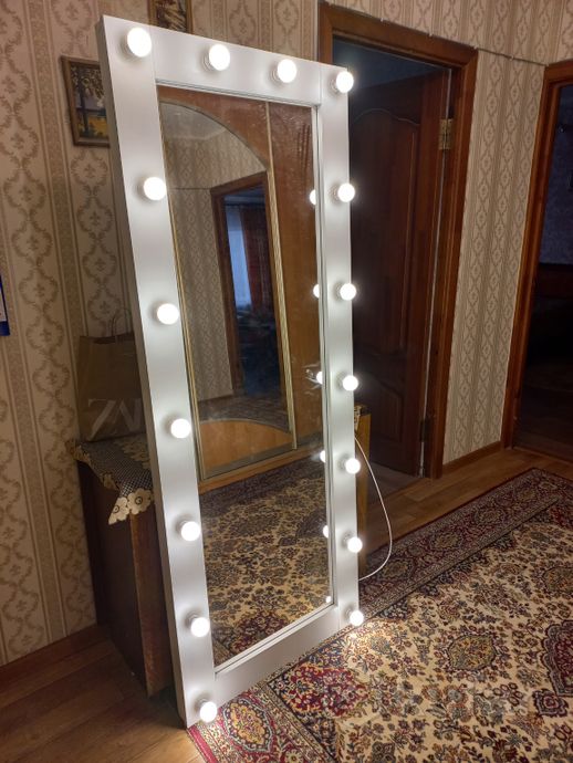 фото ростовое гримерное зеркало, зеркало с лампочками 6