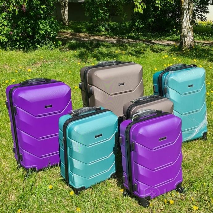 фото чемоданы  из высокопрочного усиленного abs пластик 2