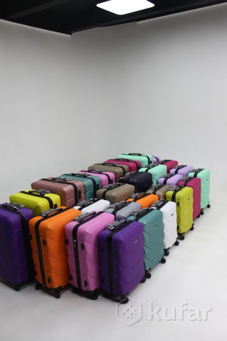 фото чемоданы из высокопрочного пластика 10