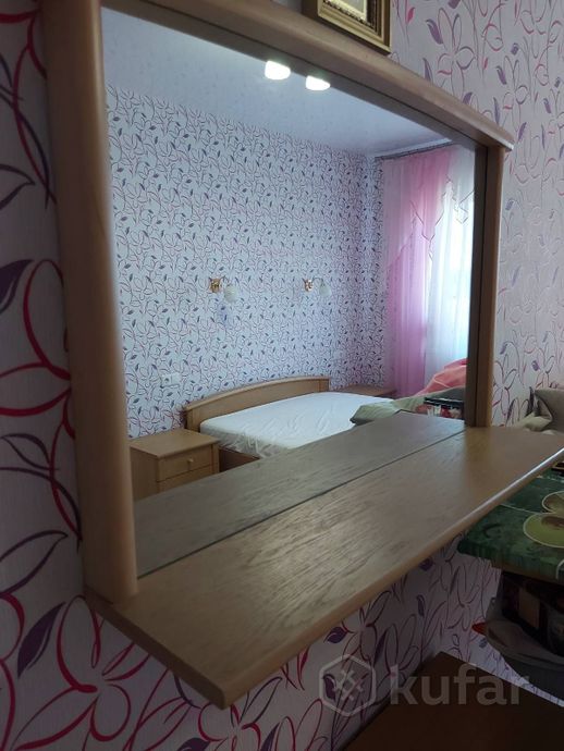 фото кровать с матрасом + 2 тумбочки + зеркало и комод 1