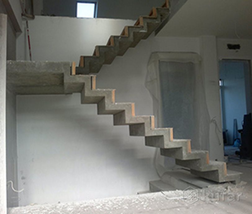 фото бетонная ,монолитная лестница 6