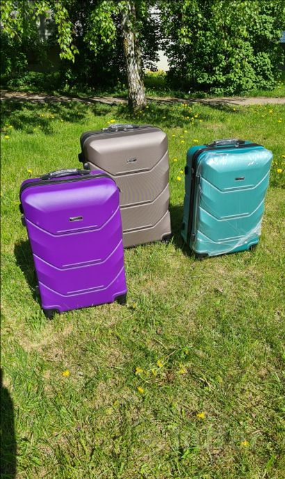 фото чемоданы  из высокопрочного усиленного abs пластик 13
