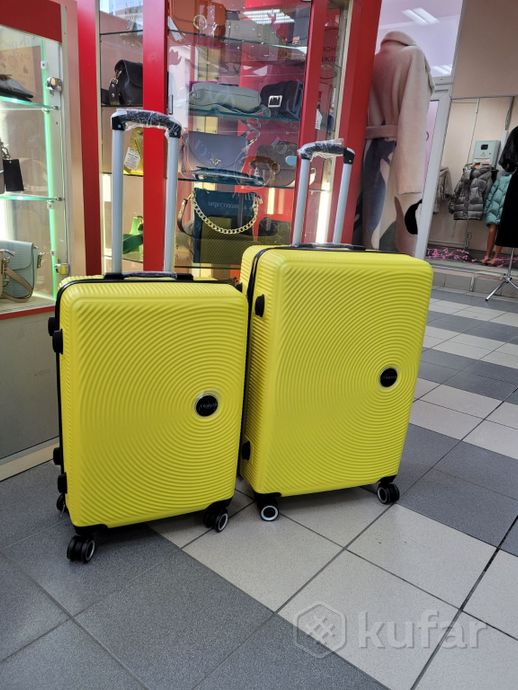 фото чемодан из авс пластика trovato жёлтый  0