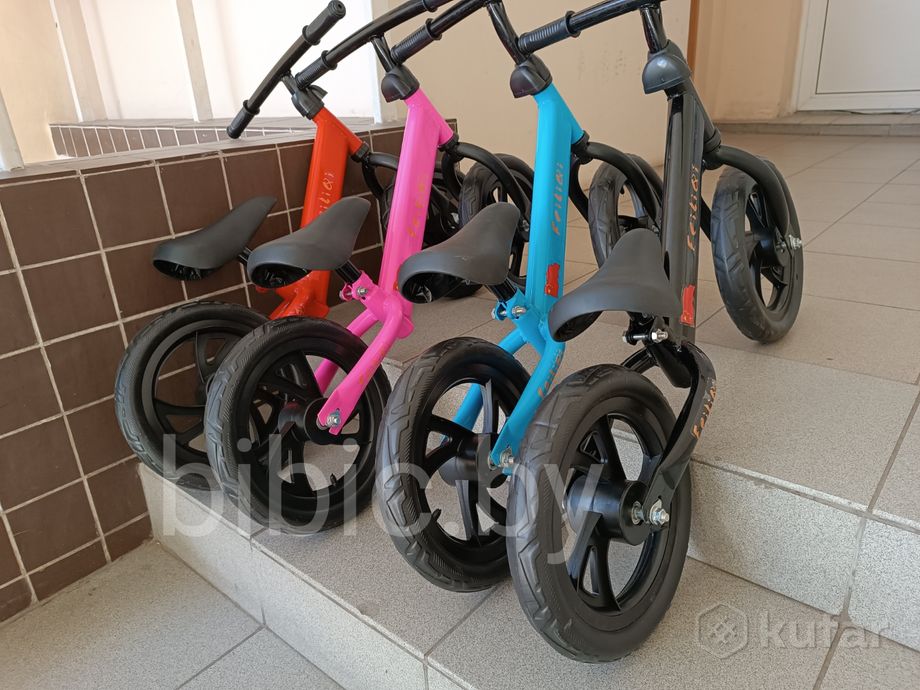 фото беговел для детей от года 2 варианта на колесах eva легкий до 2 кг и надувных колесах 2