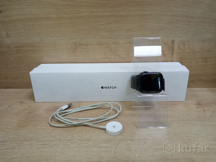 фото умные часы apple watch series 4 44 mm (87-003880) 0