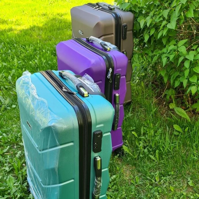 фото чемоданы  из высокопрочного усиленного abs пластик 11