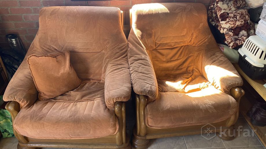 фото диван с дубовой основой и 2 кресла 1