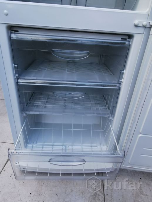 фото холодильник 175см. 6 лет. доставка 7