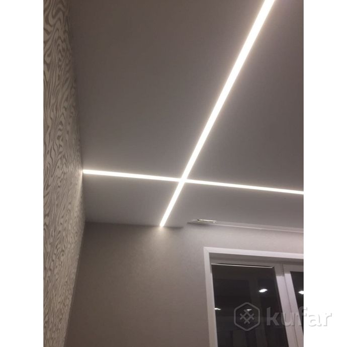 фото натяжной потолок со световыми линиями 7