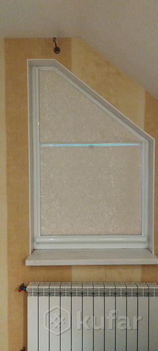 фото рольшторы (рулонные шторы) для скошенного окна 1