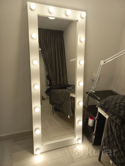 фото ростовое гримерное зеркало, зеркало с лампочками 2