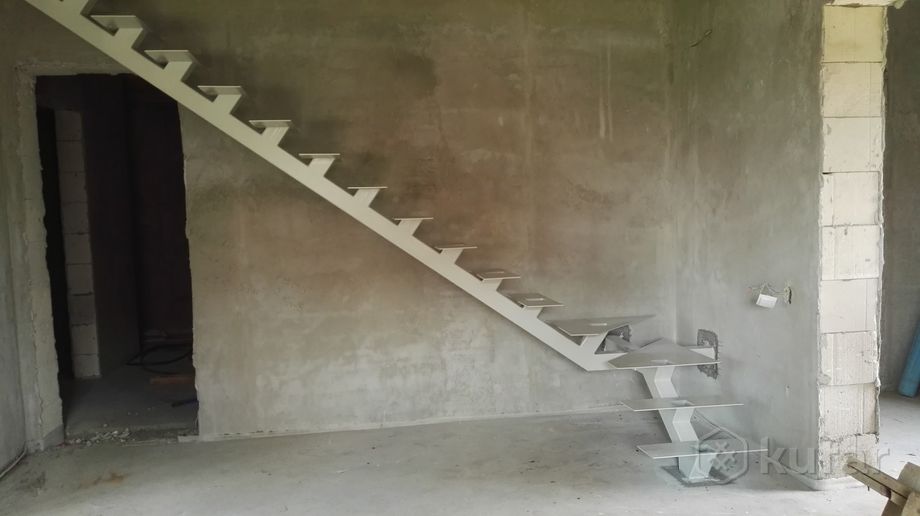 фото лестница металлический каркас 0