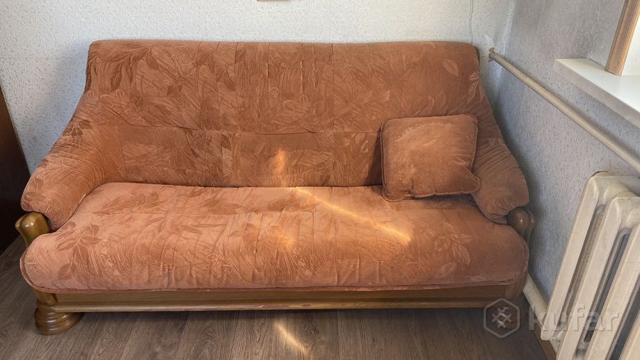 фото диван с дубовой основой и 2 кресла 0