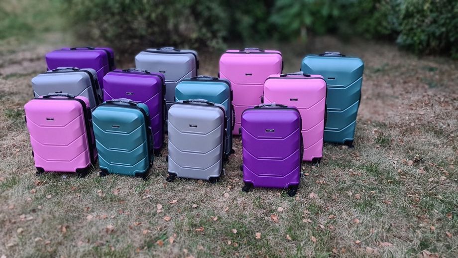 фото чемоданы пластиковые 4 колеса 8