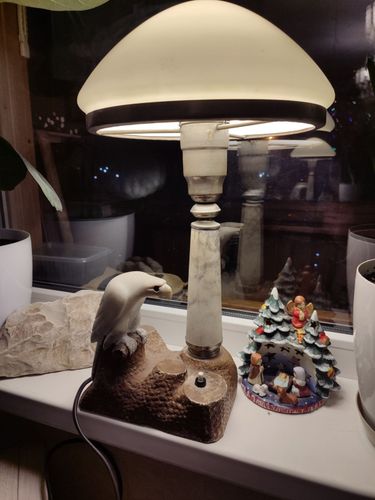 Настольная мраморная лампа с орлом