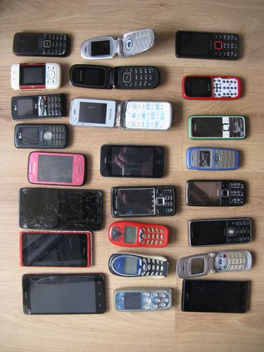 Старые мобильные телефоны не работают на запчасти