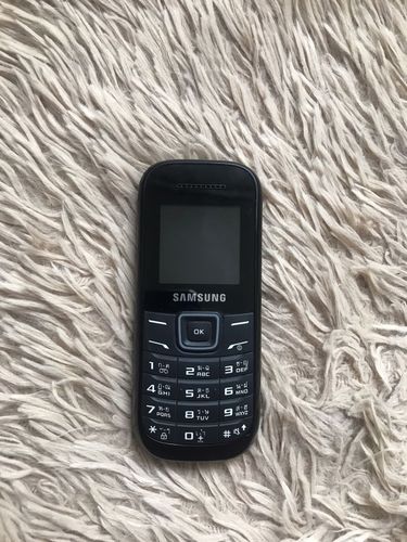 Мобильный телефон Samsung E1200