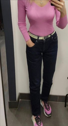 Продам джинсы женские Lacoste прямого кроя.