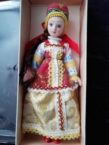 Кукла из фарфора - цена за лот. 
