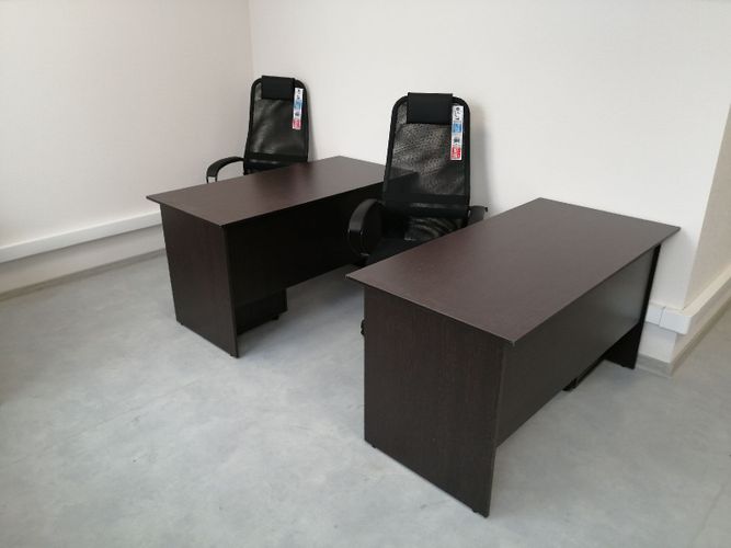 Столы письменные для офиса и дома. В наличии на складе