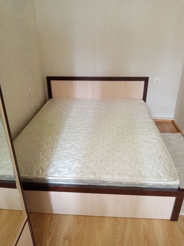 Кровать с матрасом 
