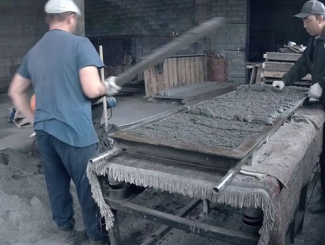 Рабочий на производство бетонных заборов