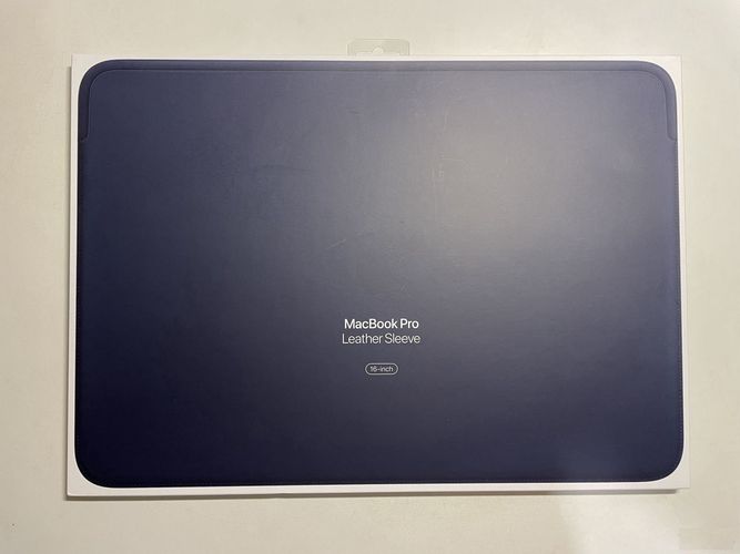 Apple Leather Sleeve для MacBook Pro 16-inch