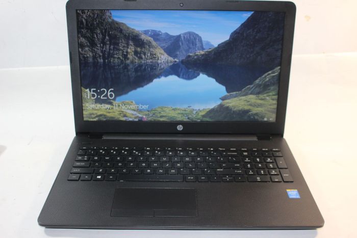  Ноутбук HP 15-bs572ur 2MF26EA