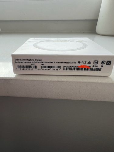Оригинальное беспроводное зарядное Apple MagSafe