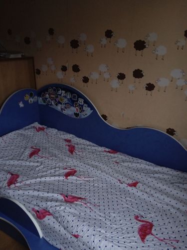 синяя кровать 