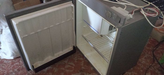  холодильник в прицеп дача,газ 12/220v Electrolux 
