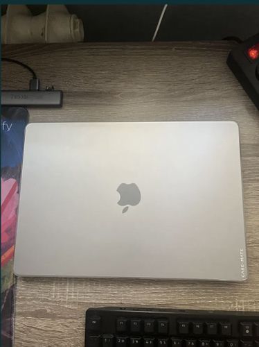 MacBook Air M3 16/512 gb