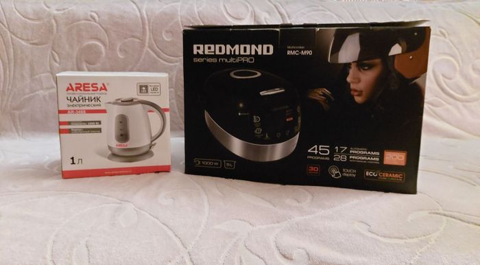 Redmond RMC-M90 + чайник AR-3468
