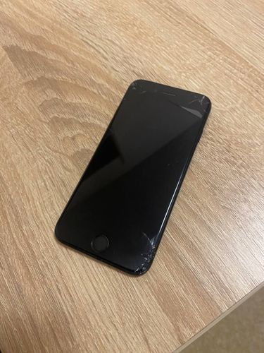 Смартфон iPhone 7 32GB (чёрный) (на запчасти)
