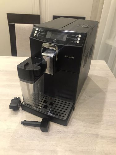 Автоматическая кофемашина Philips Series 3100 HD88