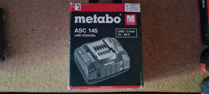Быстрое зарядное устройство Metabo asc 145