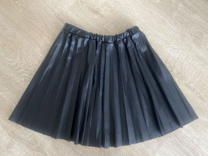  Женская Чёрная плиссированная юбка 