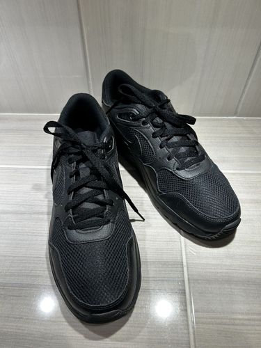Оригинальные кроссовки Nike Air 44-44,5 состояние 