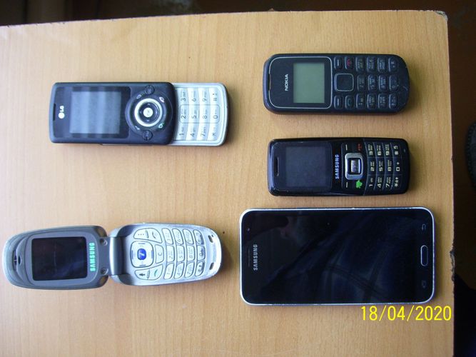 Телефоны на разборку