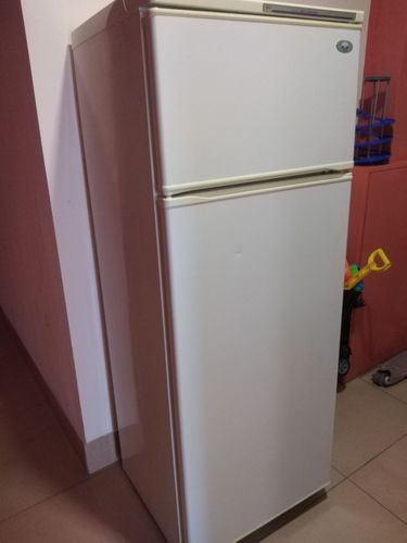 Холодильник 160см.