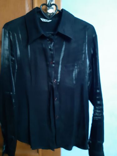 Симпатичная черная блузка, размер  46. Мало б/у.  